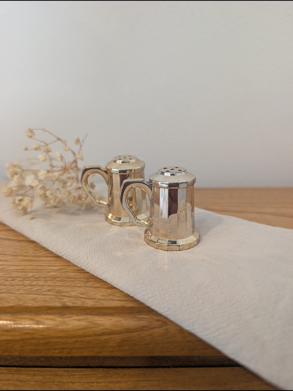 Vintage Gold Beer Stein Salt and Pepper Shakers Set - MCM Novelty Trinket Shaker